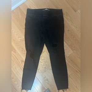 Black ripped jegging